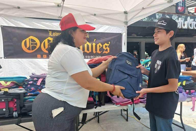 Entrega de mochila